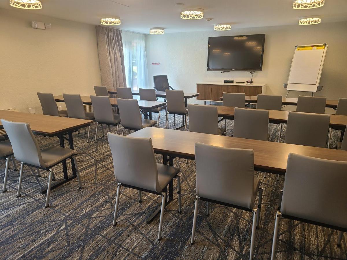 Holiday Inn Express Fort Lauderdale North - Executive Airport By Ihg Εξωτερικό φωτογραφία