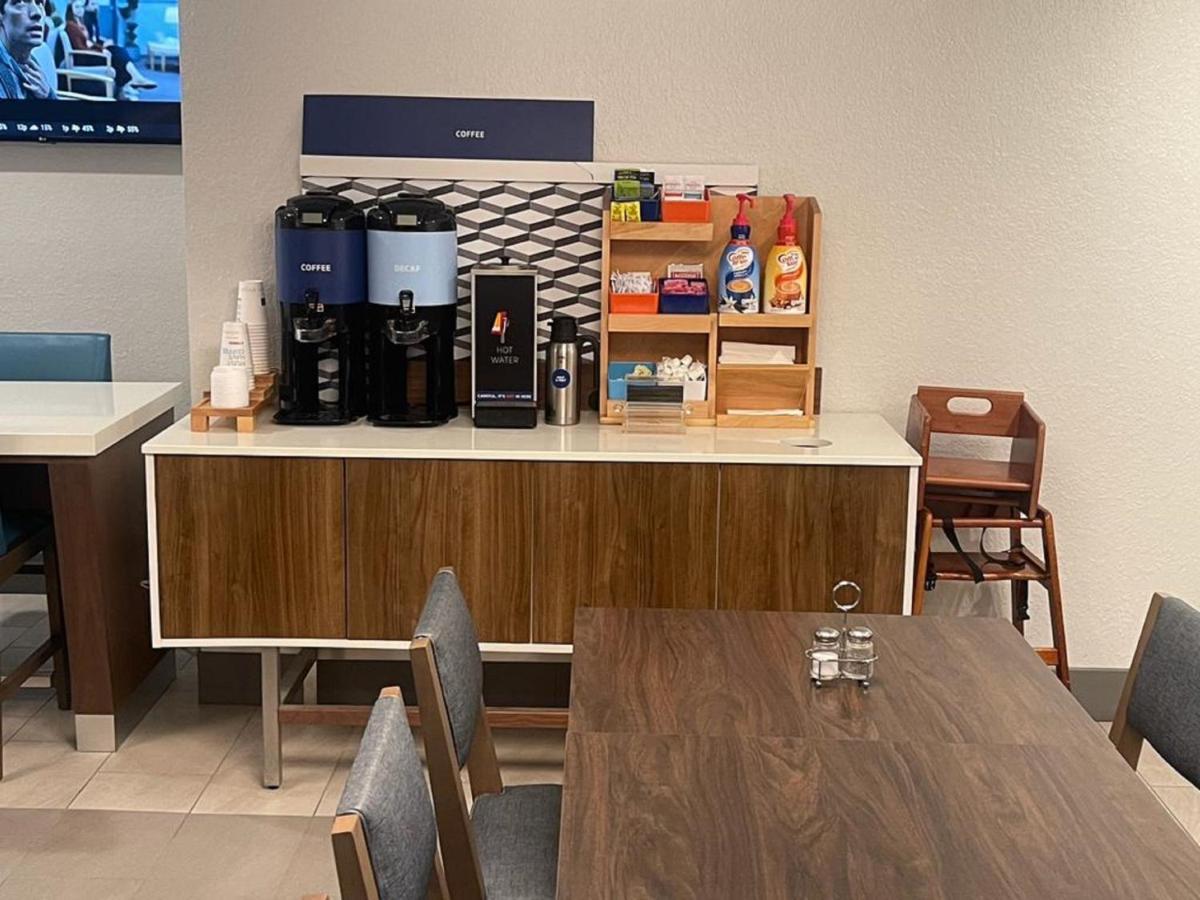 Holiday Inn Express Fort Lauderdale North - Executive Airport By Ihg Εξωτερικό φωτογραφία
