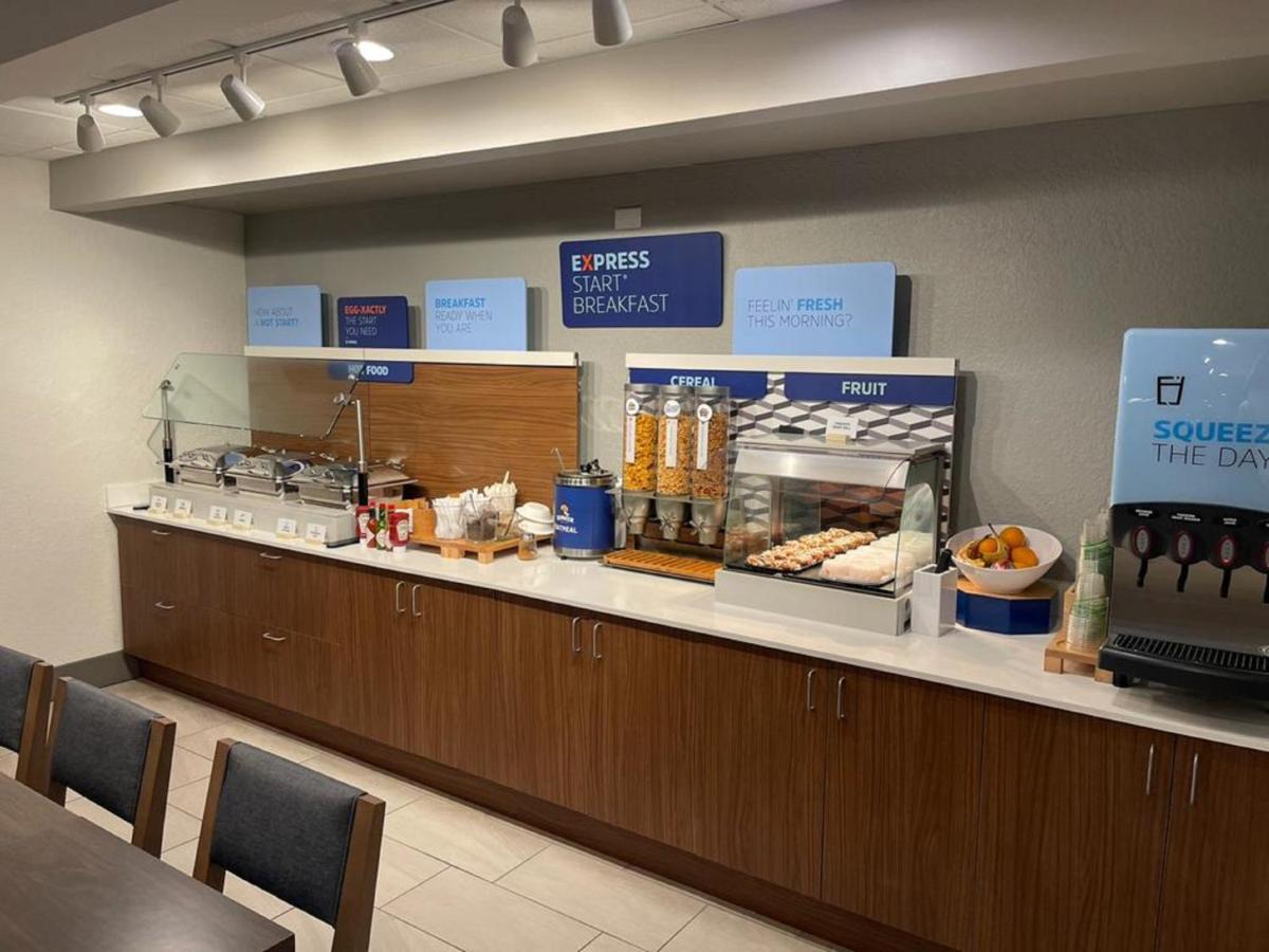 Holiday Inn Express Fort Lauderdale North - Executive Airport By Ihg Εξωτερικό φωτογραφία