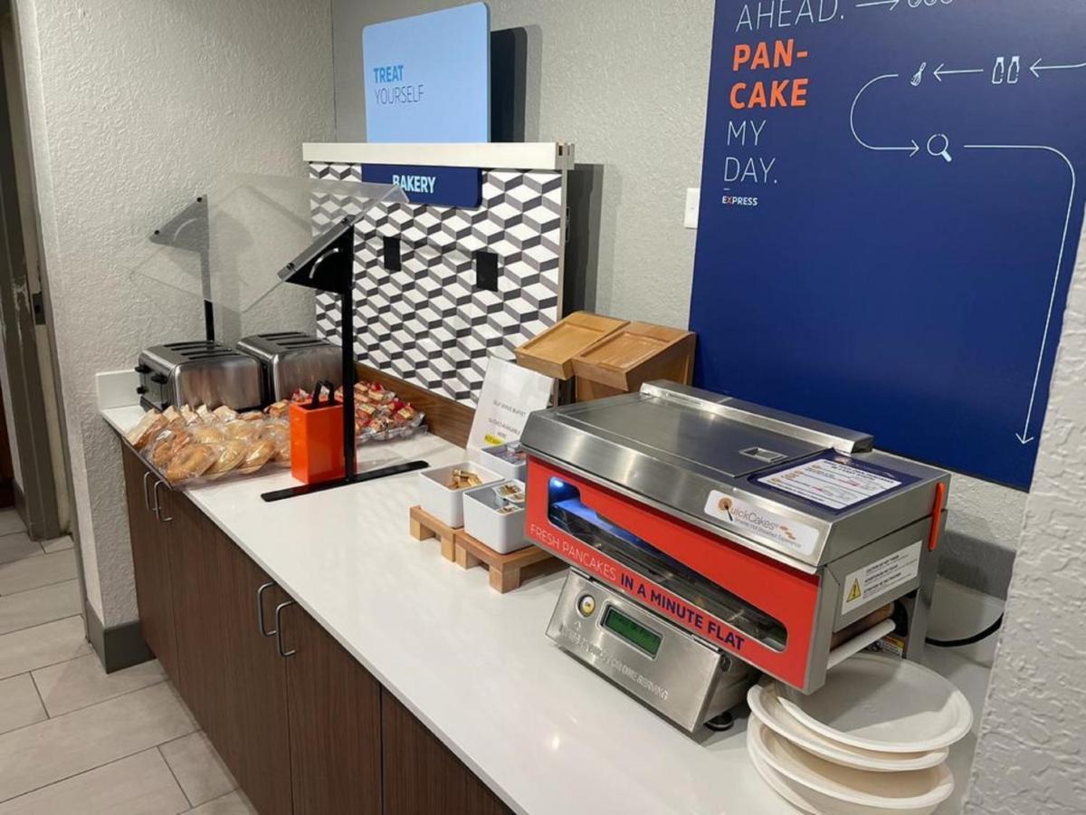 Holiday Inn Express Fort Lauderdale North - Executive Airport By Ihg Εξωτερικό φωτογραφία
