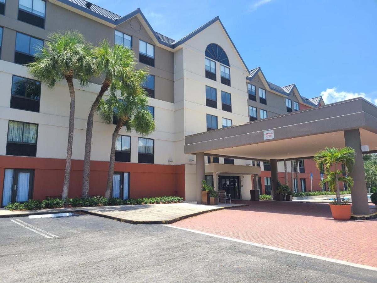 Holiday Inn Express Fort Lauderdale North - Executive Airport By Ihg Εξωτερικό φωτογραφία